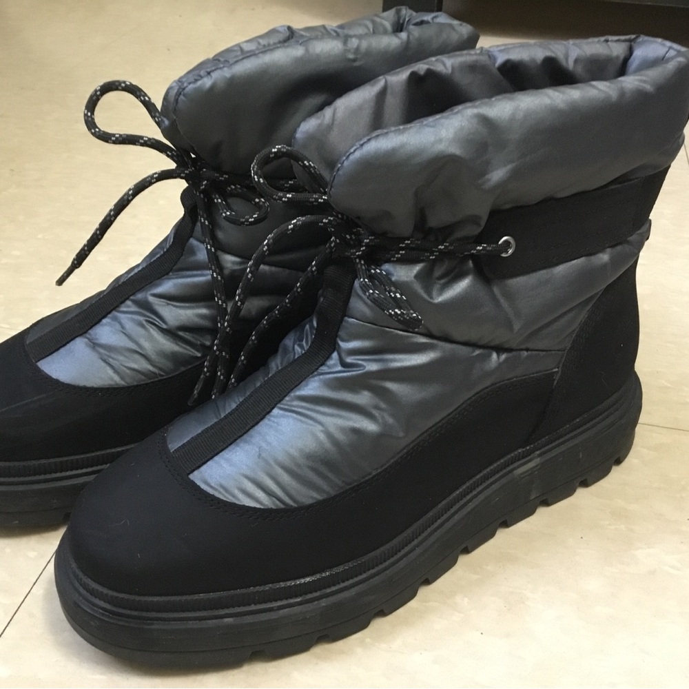 Timberland Black and Gray Ankle Boots